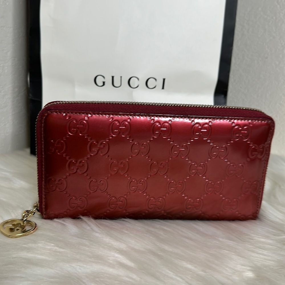 💯Authentic Gucci Zipped Around Long Wallet 🍀